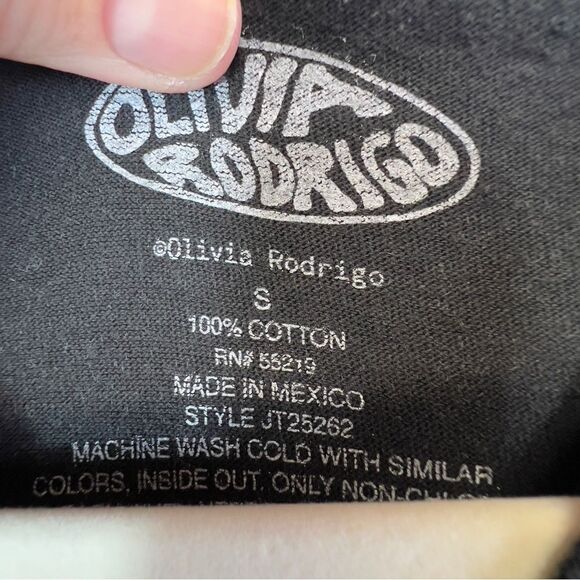 🦋olivia Rodrigo size small - Picture 7 of 9